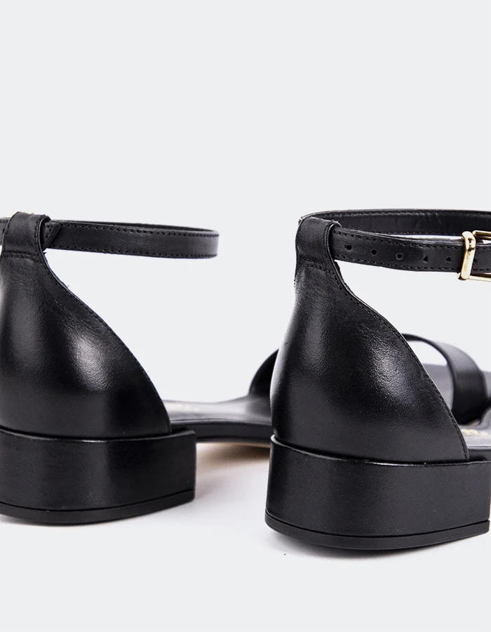 Yanna Black Leather