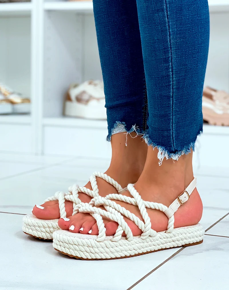 Sandales beige en corde entrecroisées