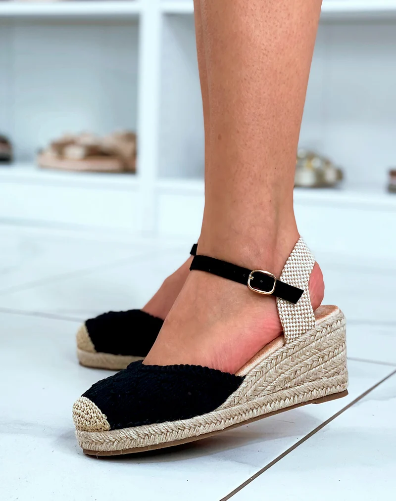 Compensées noires brodées à talon en jute