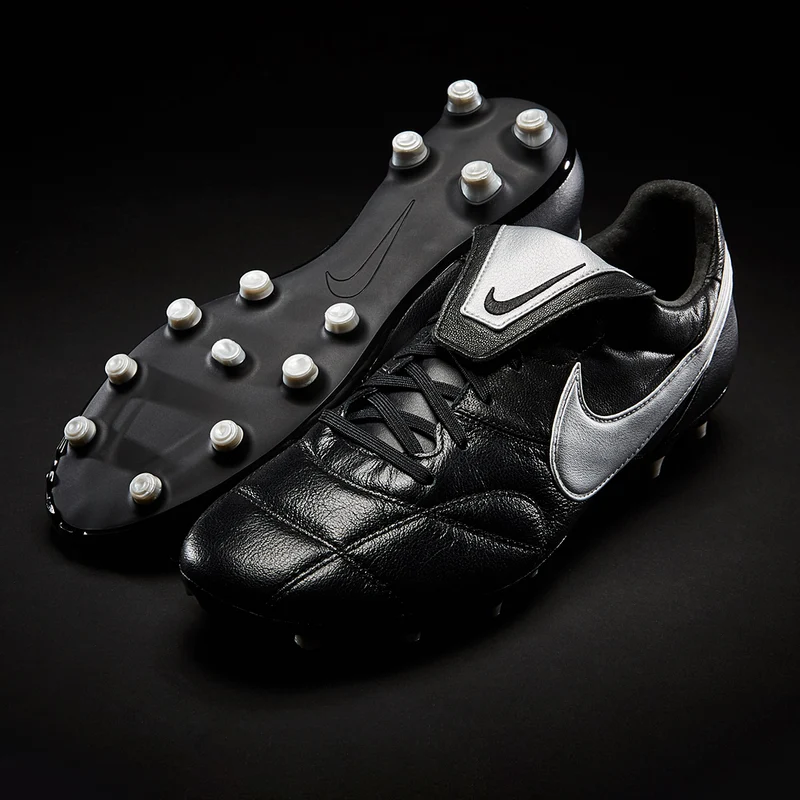 Chaussure de football à crampons pour terrain sec Nike Premi
