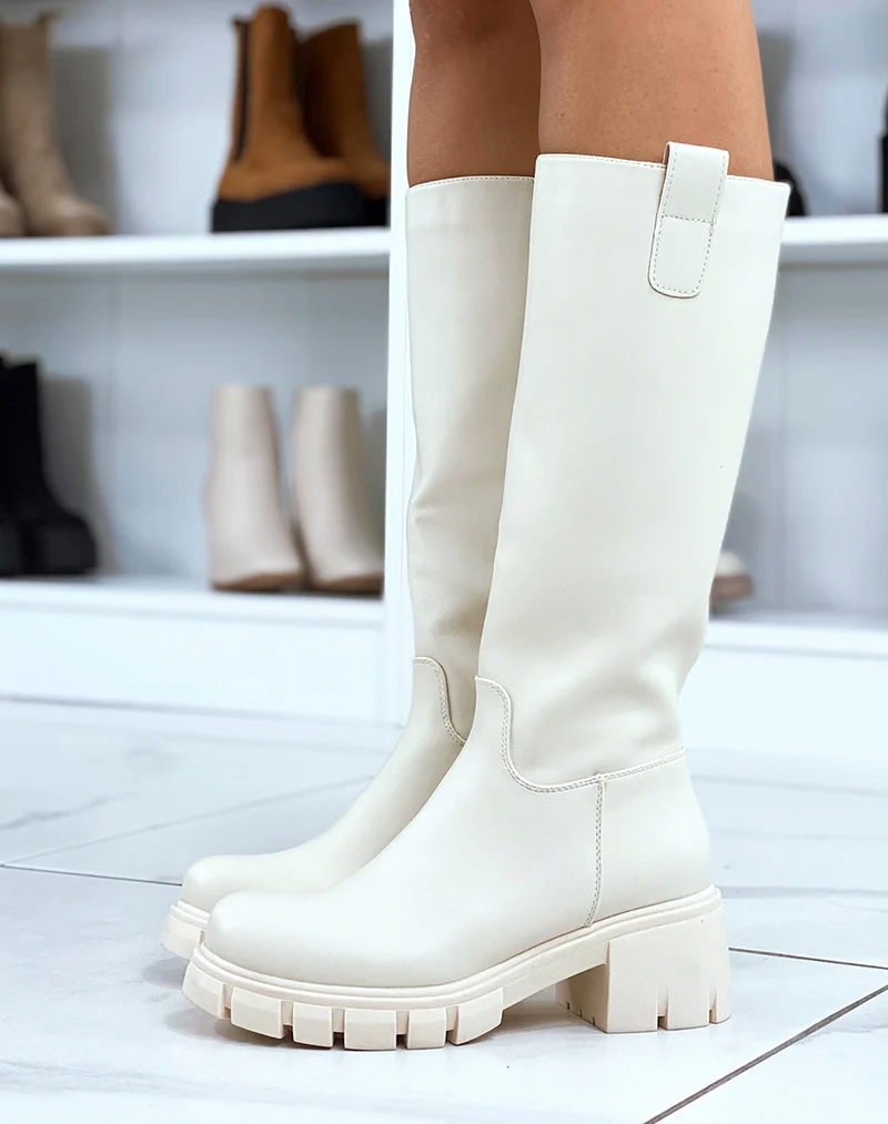 Bottes beiges à plateforme épaisse et crantée