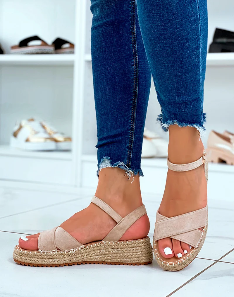 Sandales à plateforme et brides entrecroisées en suédine beige