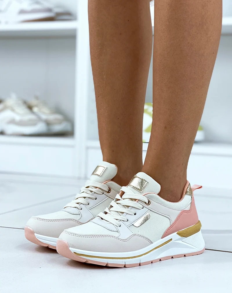 Baskets beiges et roses à multiples empiècements