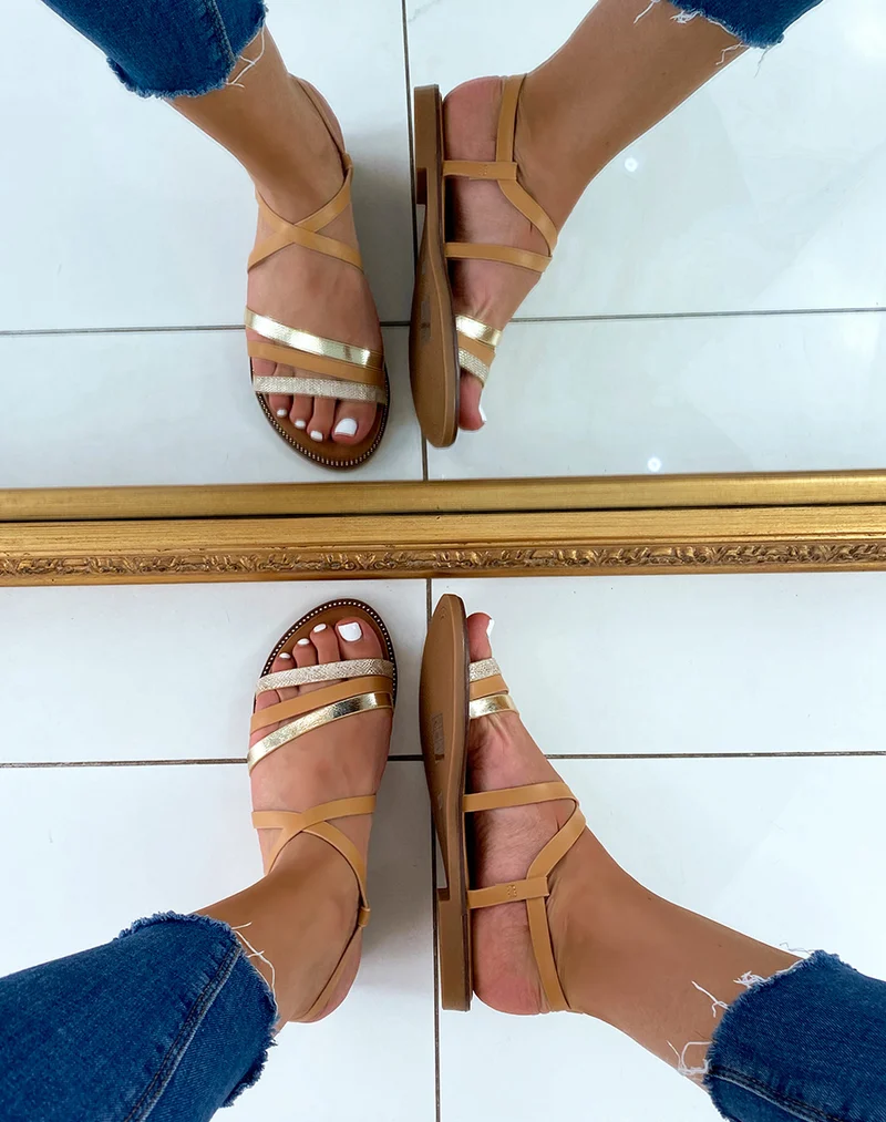 Nu-pieds camel à multiples brides et motif animalier