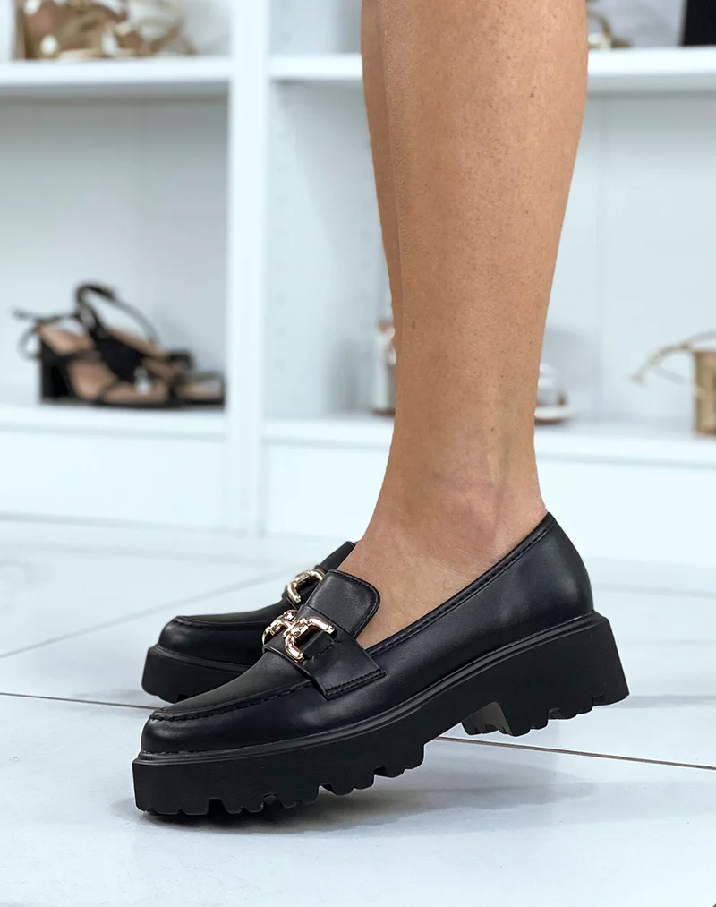 Mocassins noir à détails dorés et semelle crantée