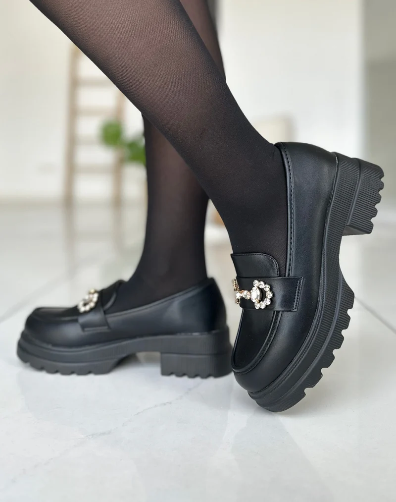 Mocassins noirs et à strass