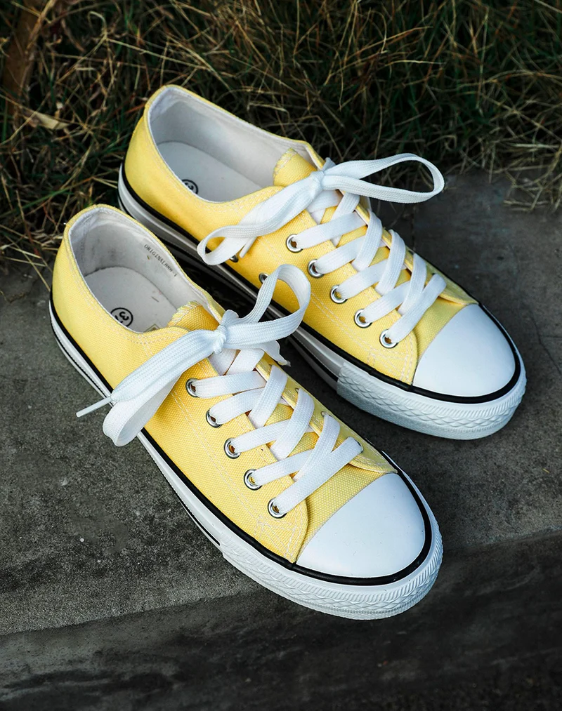 Baskets basses en tissu jaune