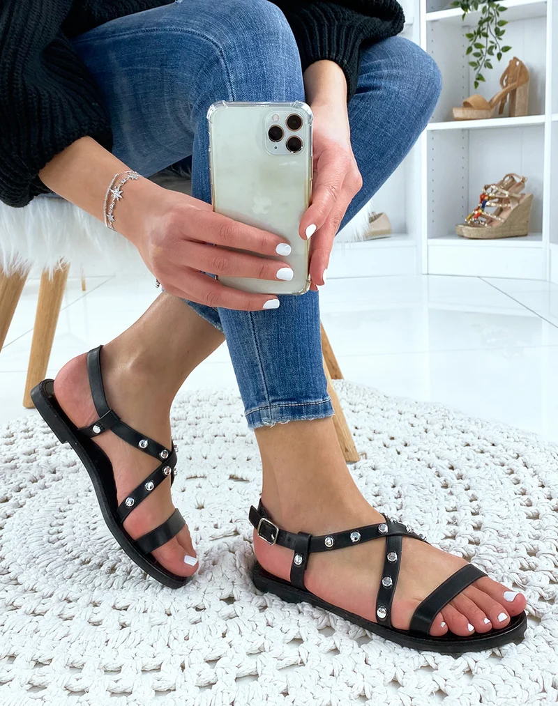 Nu-pieds cloutées noires