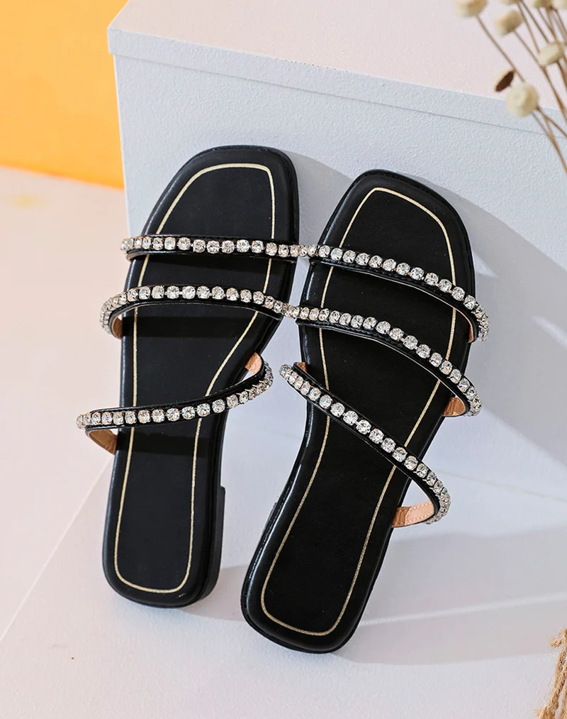 Mules plates noires à triple brides à strass