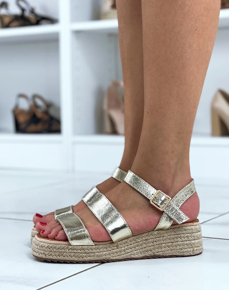 Sandales plates dorées à doubles sangles en toile avec plateforme en jute