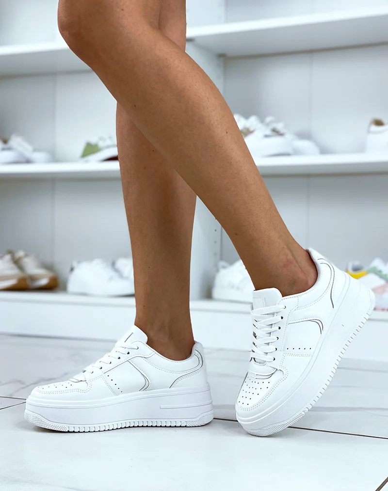 Baskets blanches à grosse plateforme