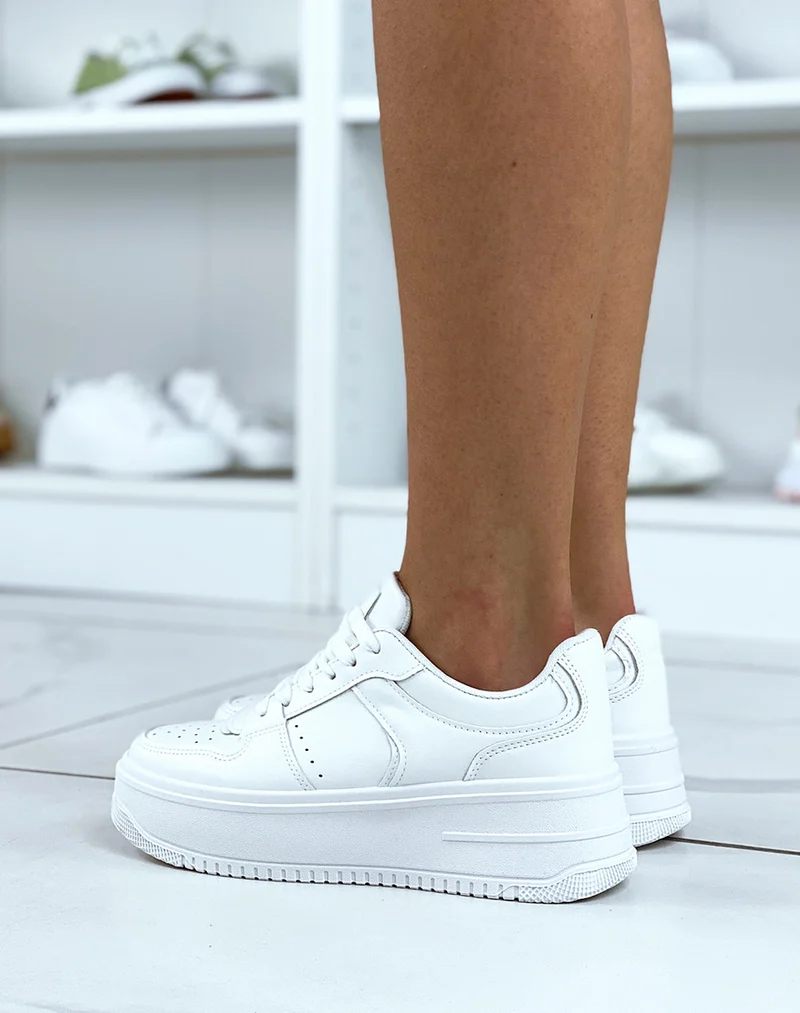 Baskets blanches à grosse plateforme