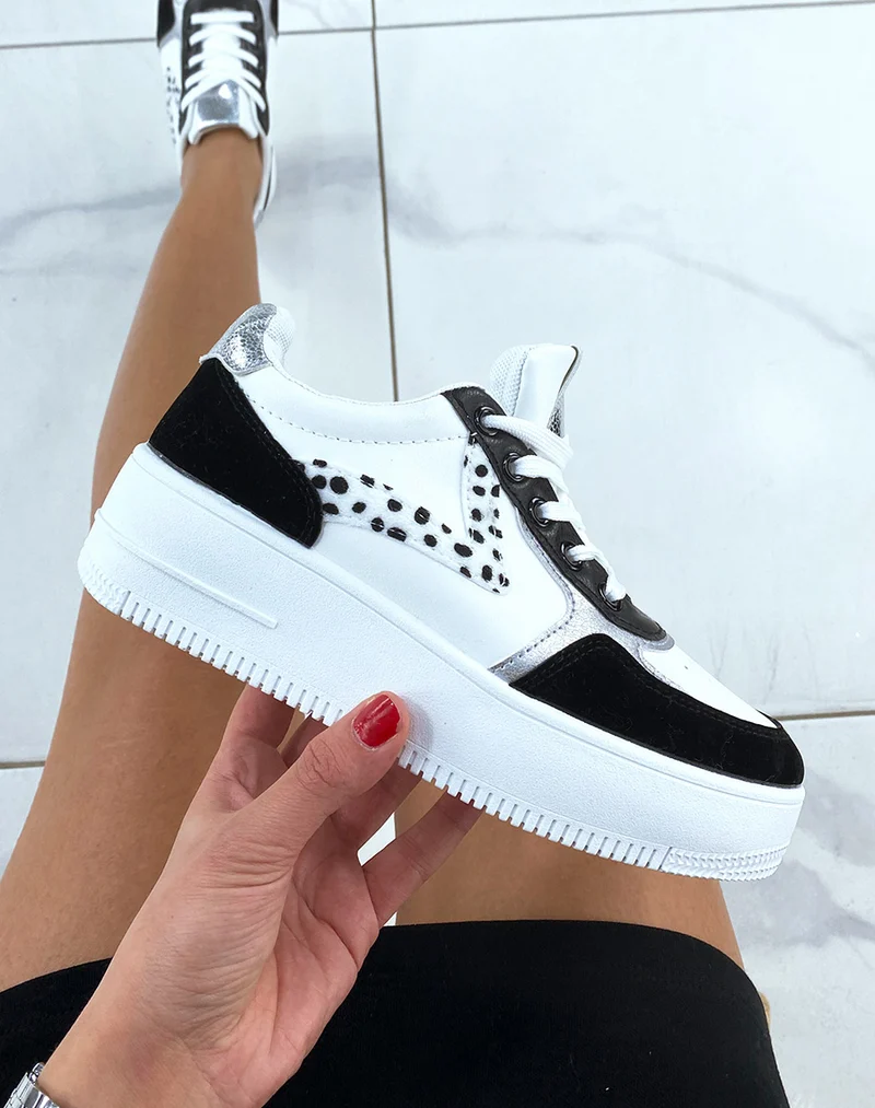 Baskets noires et blanches avec motifs dalmatien et détails argentés