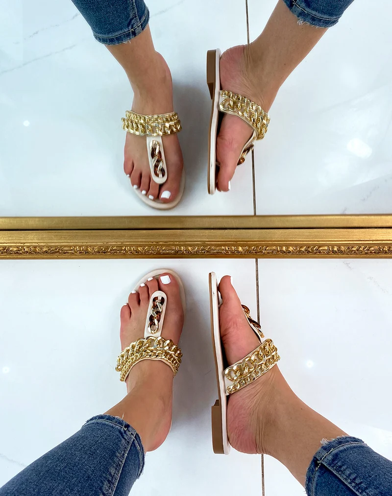 Mules à entredoigt beige avec chaines dorées