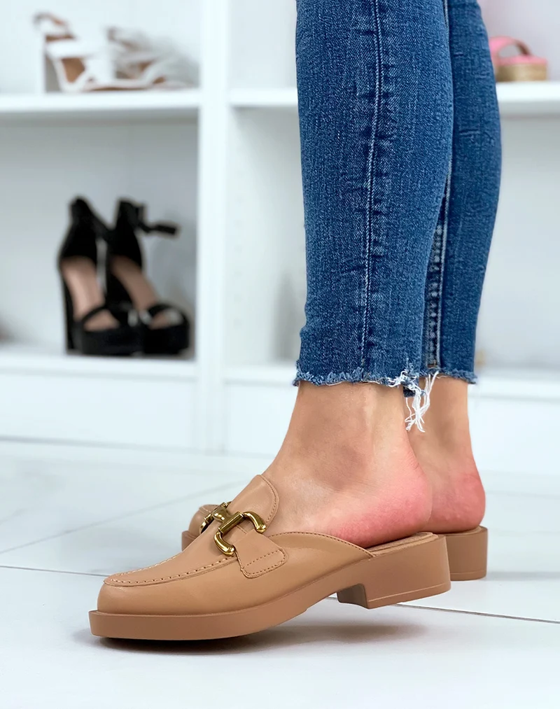 Mules mocassins beiges à empiècement doré