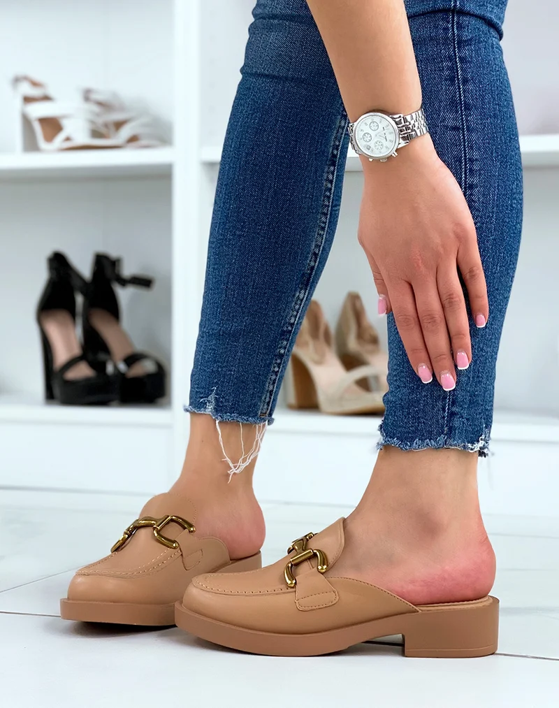 Mules mocassins beiges à empiècement doré