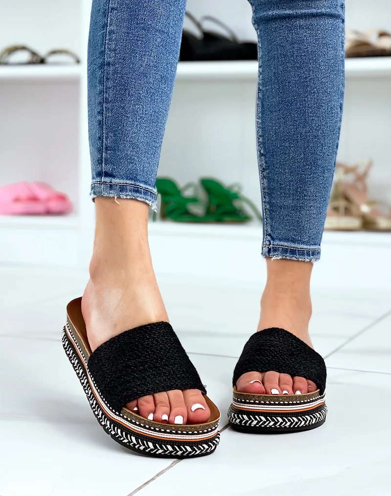 Mules à bride épaisse noire et semelle épaisse style aztèque