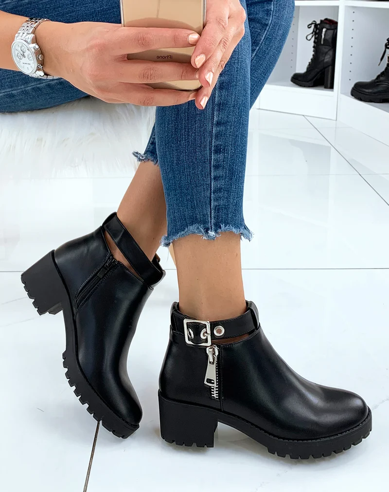 Bottines noires à boucles chevilles