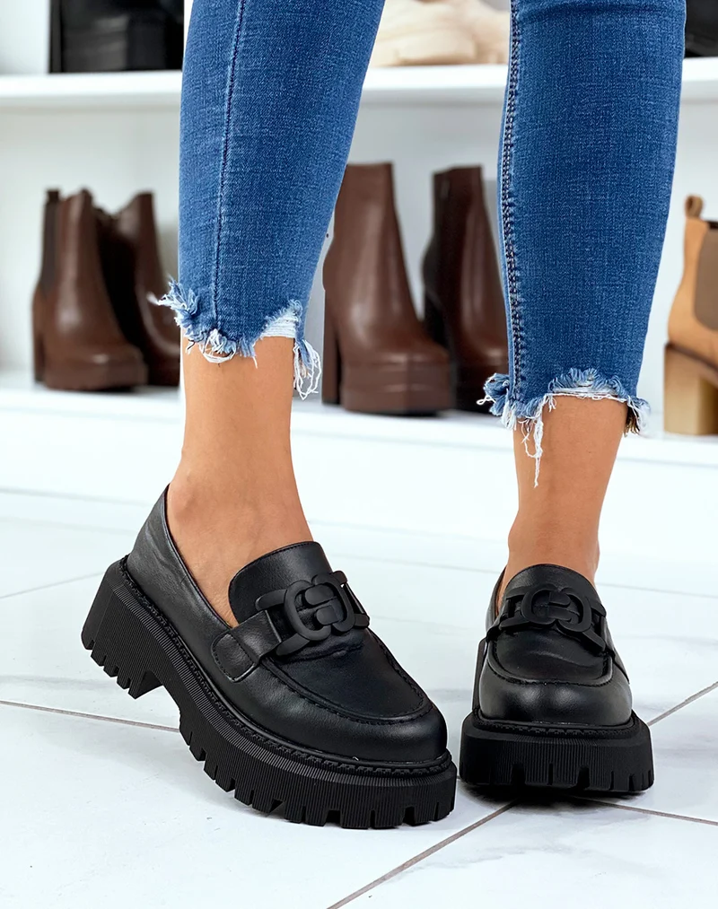 Mocassins noirs avec détails noir mate