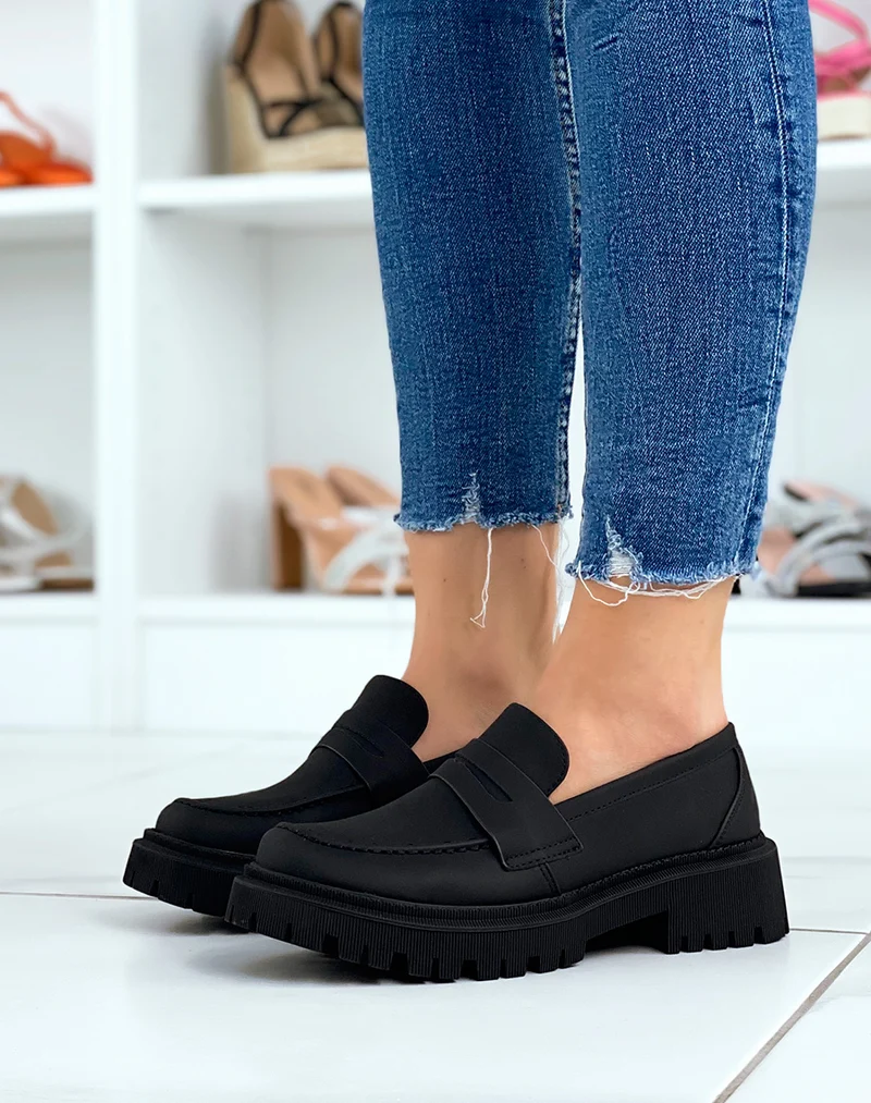 Mocassins noirs mattes