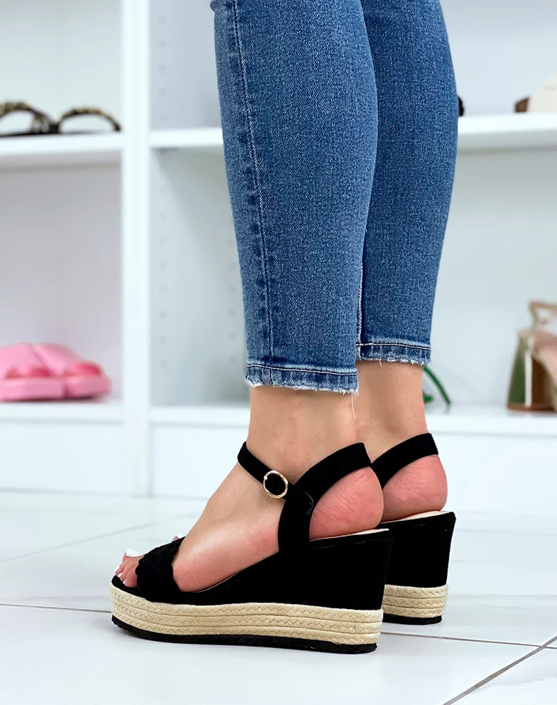 Sandales noires tressées à talon compensé bi-matière