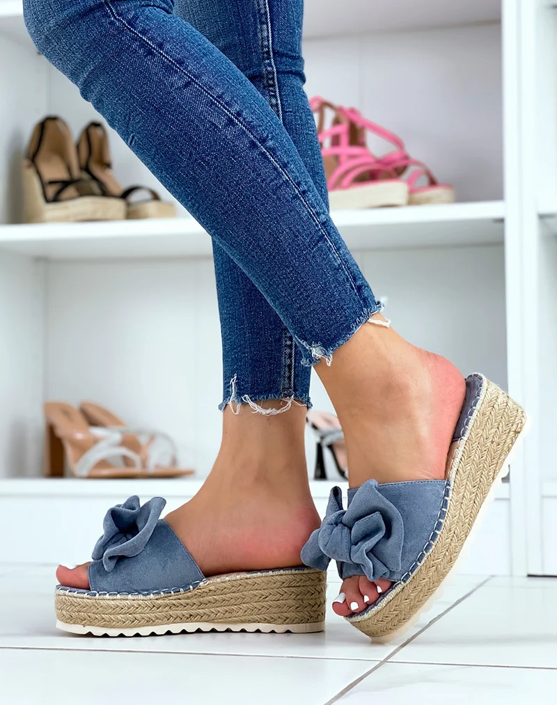 Mules compensées bleues à nœud