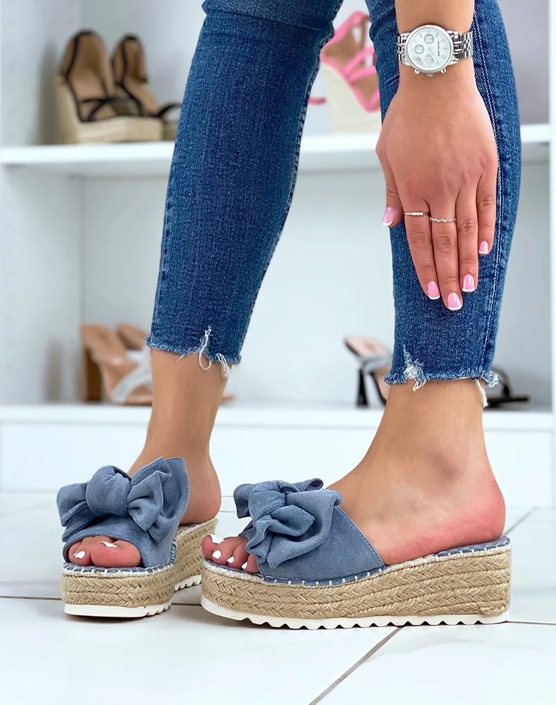 Mules compensées bleues à nœud