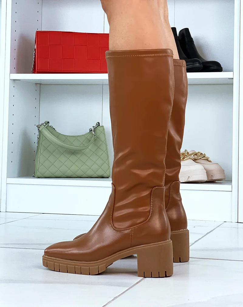 Bottes camel à talon et tige souple à bout carré