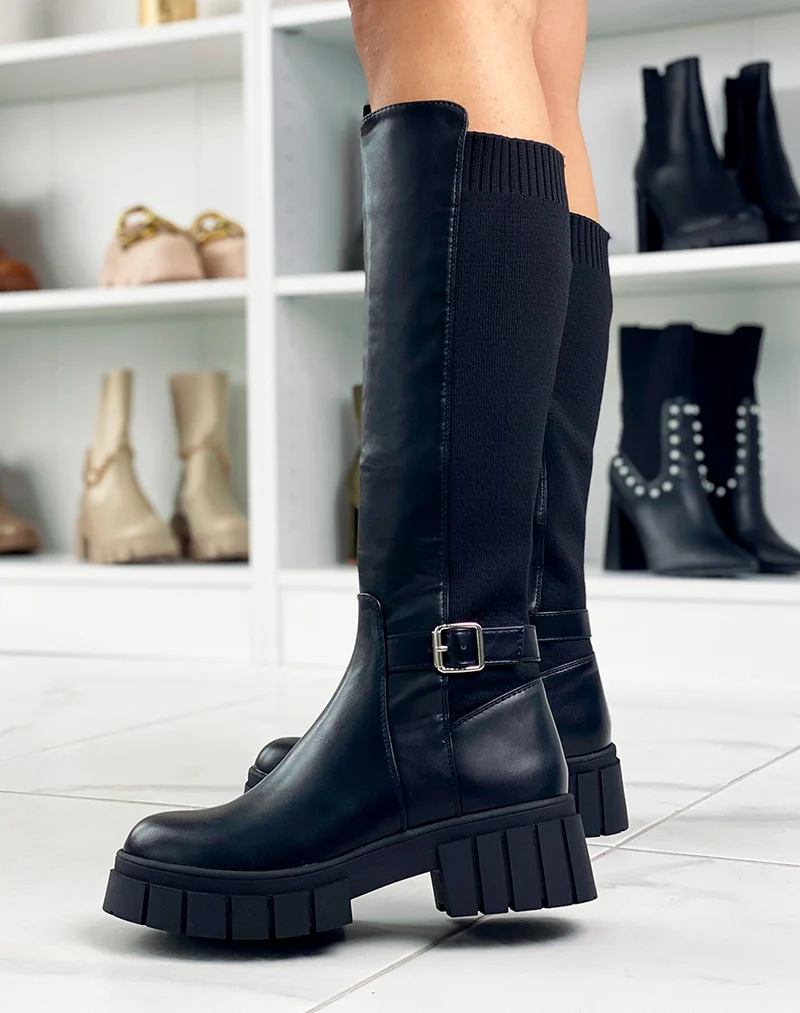 Bottes noires bi-matière à lanière et semelle épaisse