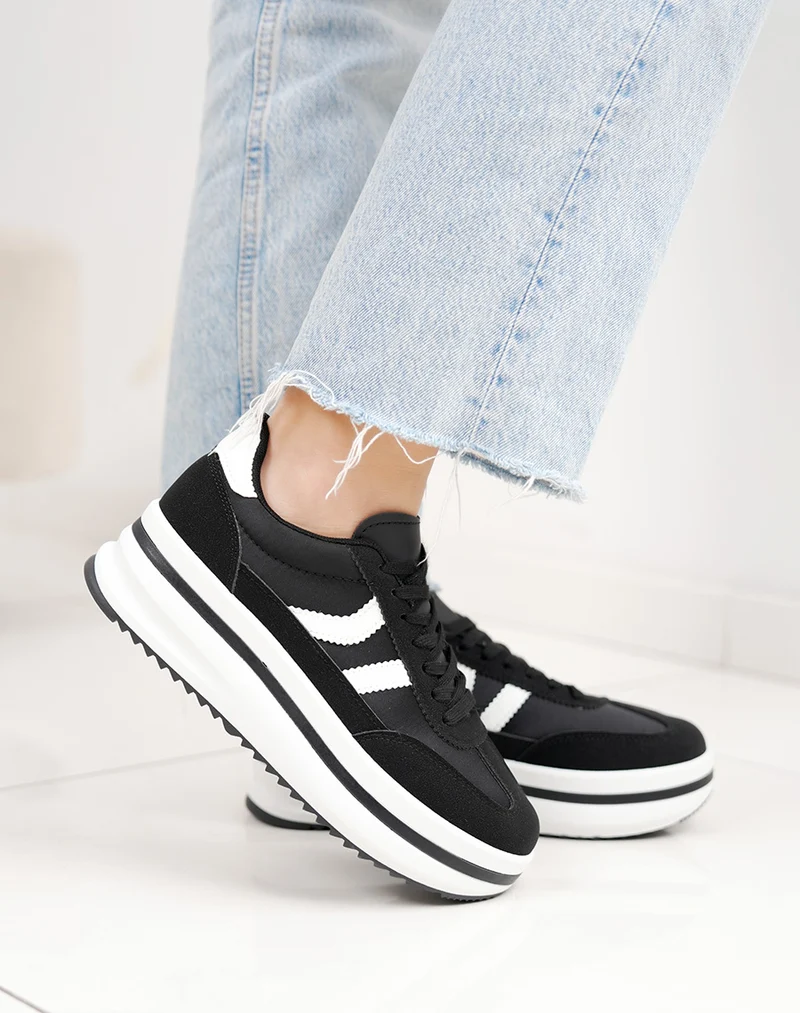 Baskets noires femme à double rayures blanches et semelle plateforme