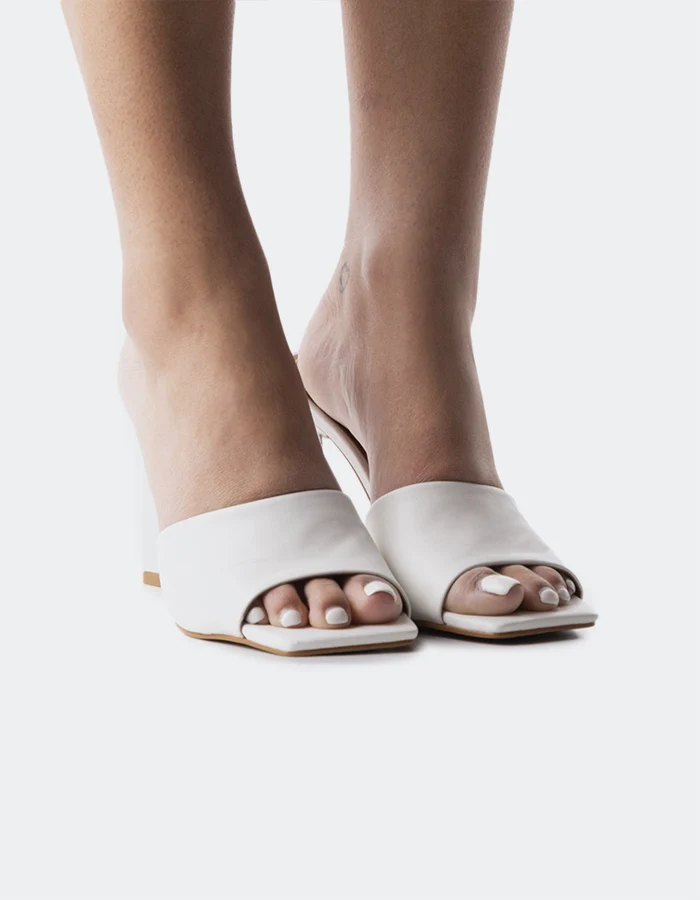 Malbec White Leather