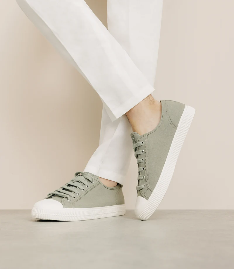 Chaussures baskets en toile kaki