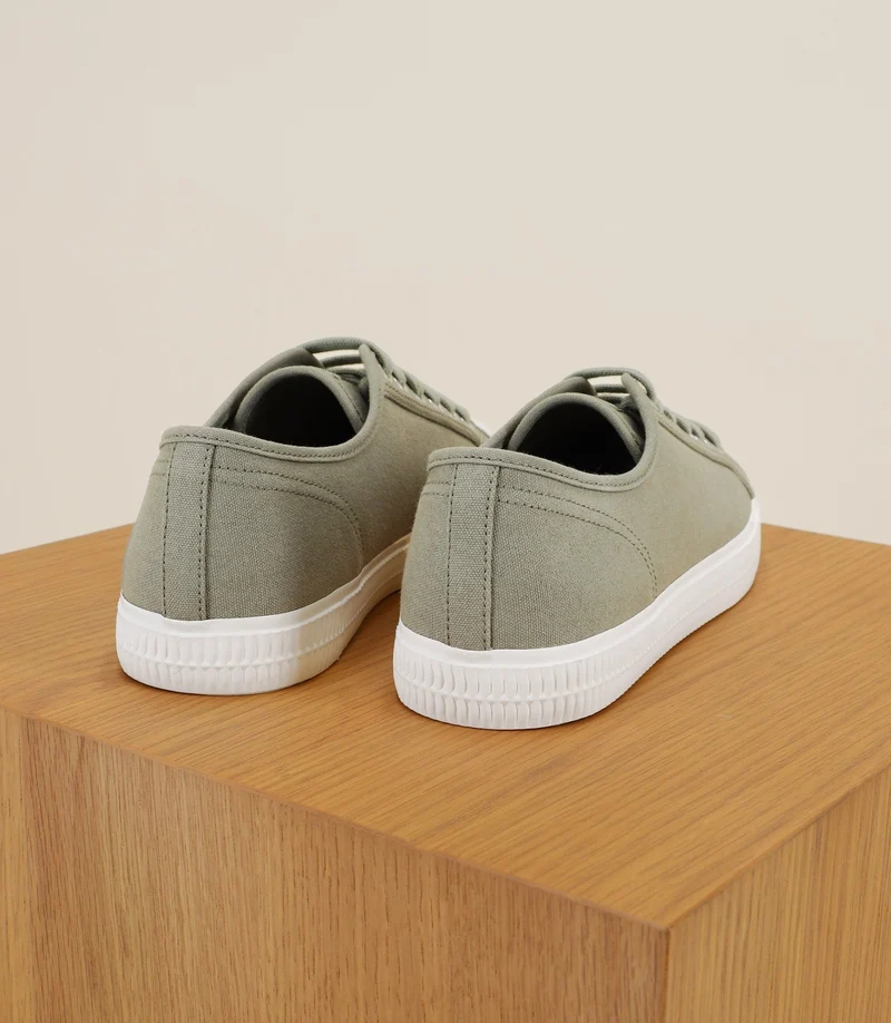 Chaussures baskets en toile kaki