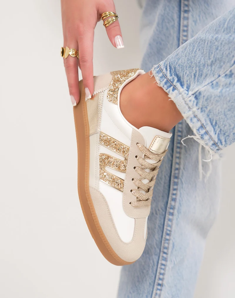 Basket femme blanche tendance avec empiècements pailletés dorés et suédine beige