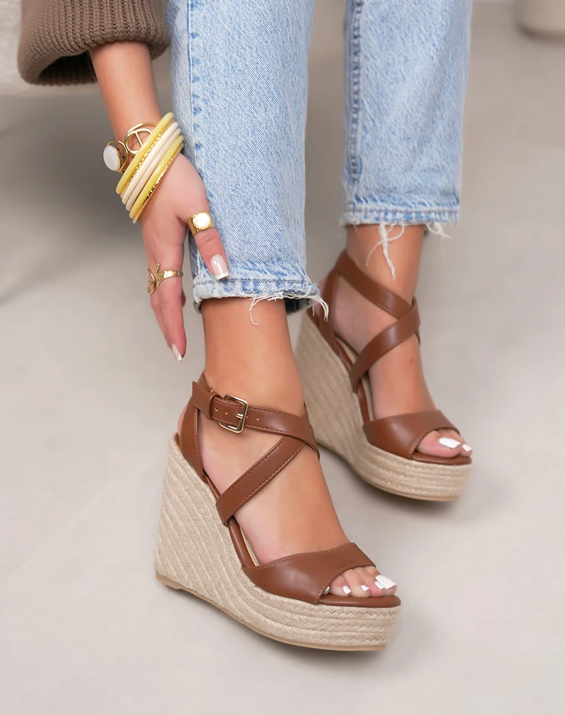 Sandales compensées femme camel élégantes en jute naturel