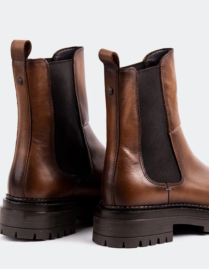 Lavak Camel Leather