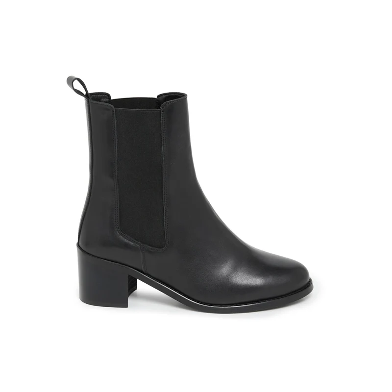 TERESIA NOIR
