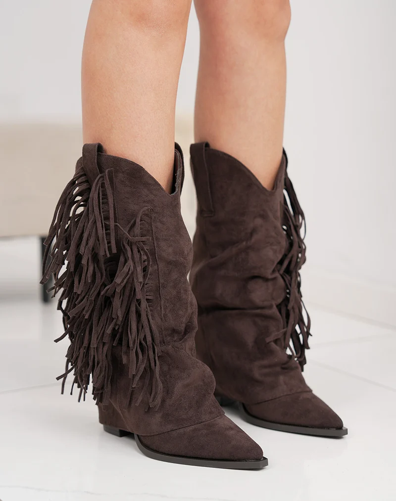 Santiags femme marron à franges en suédine avec talon haut et bout pointu tendance