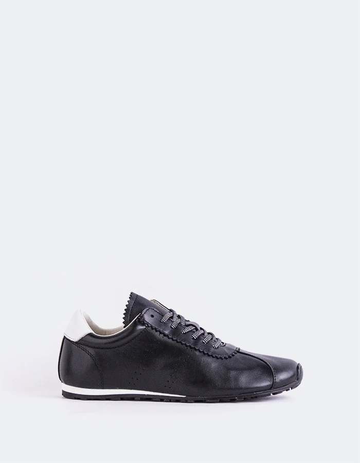 Mornetty Black Leather