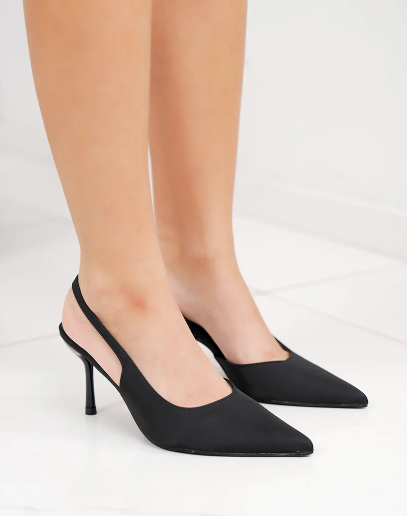 Escarpins femme noirs mat élégants à bout pointu et talon aiguille 9 cm