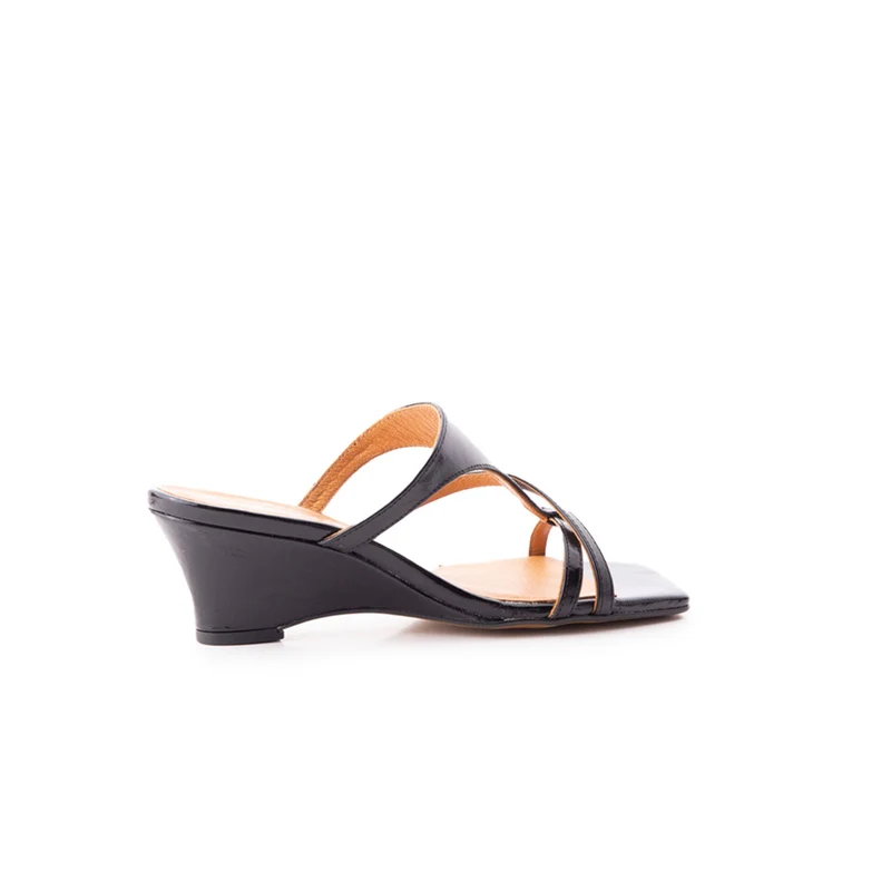 Niobe Black Leather