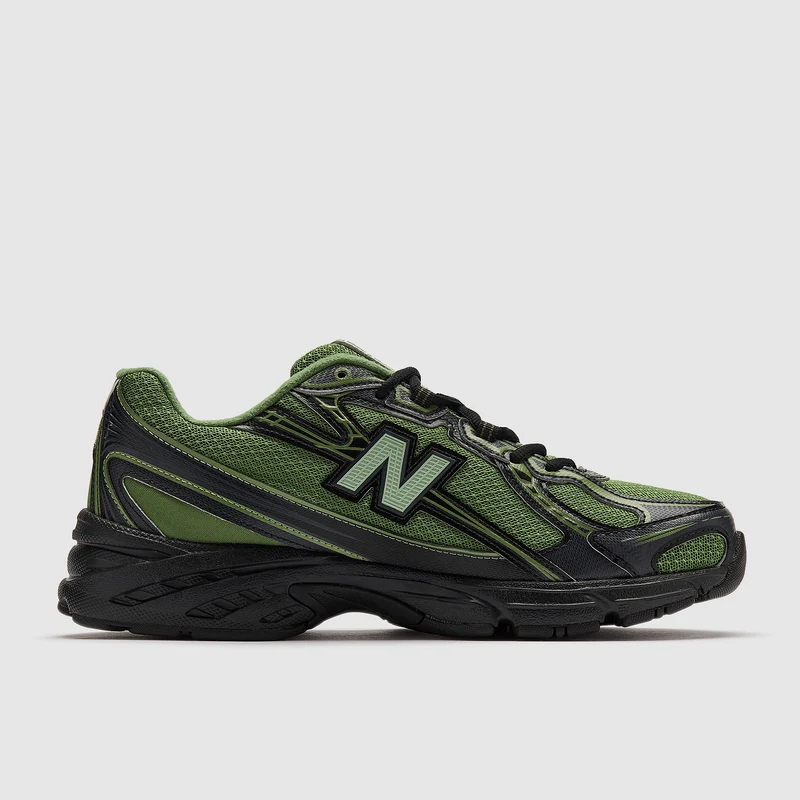New Balance 740