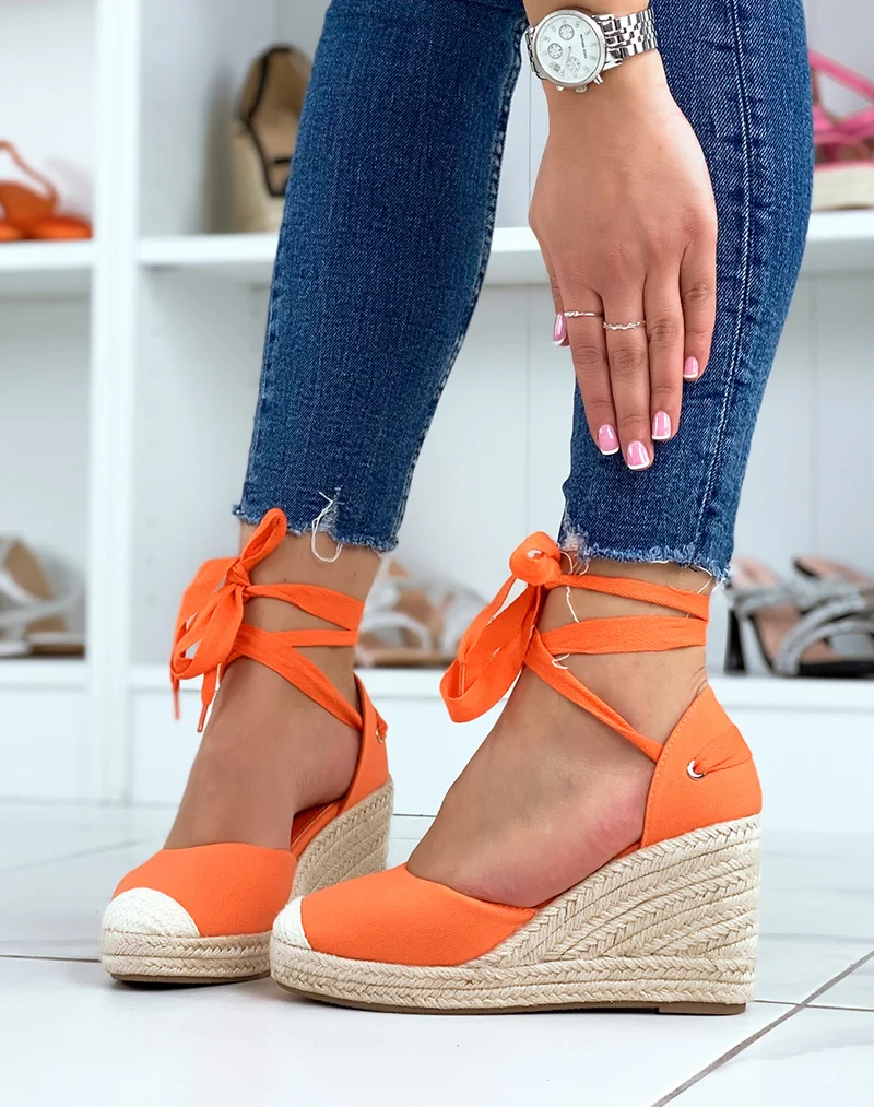 Compensées style espadrilles en toile orange à lacets