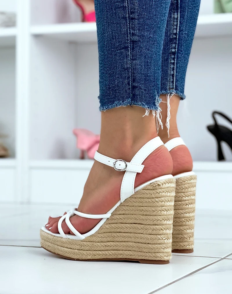 Compensées blanches à talon en jute