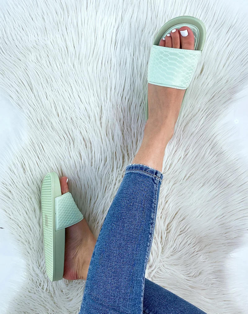 Mules vert pastel effet snake