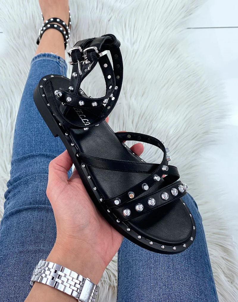 Sandales noires à multiples brides entrecroisées cloutées