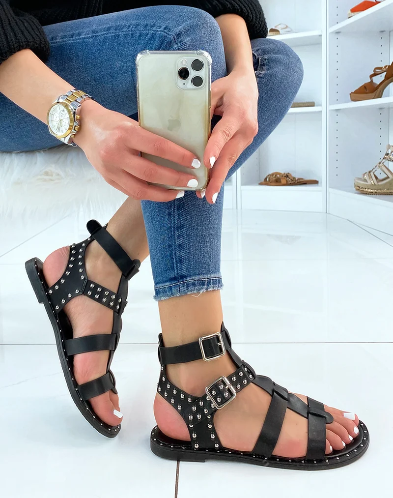 Nu-pieds noirs à multiples lanières