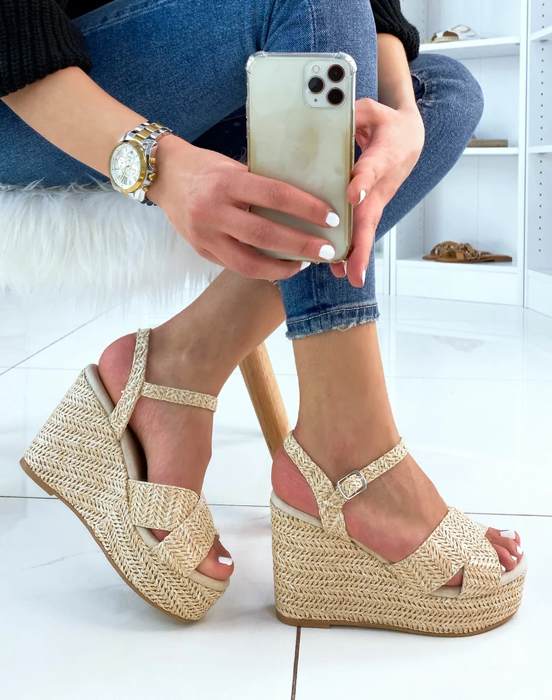 Compensées beige à brides et semelle en toile de jute