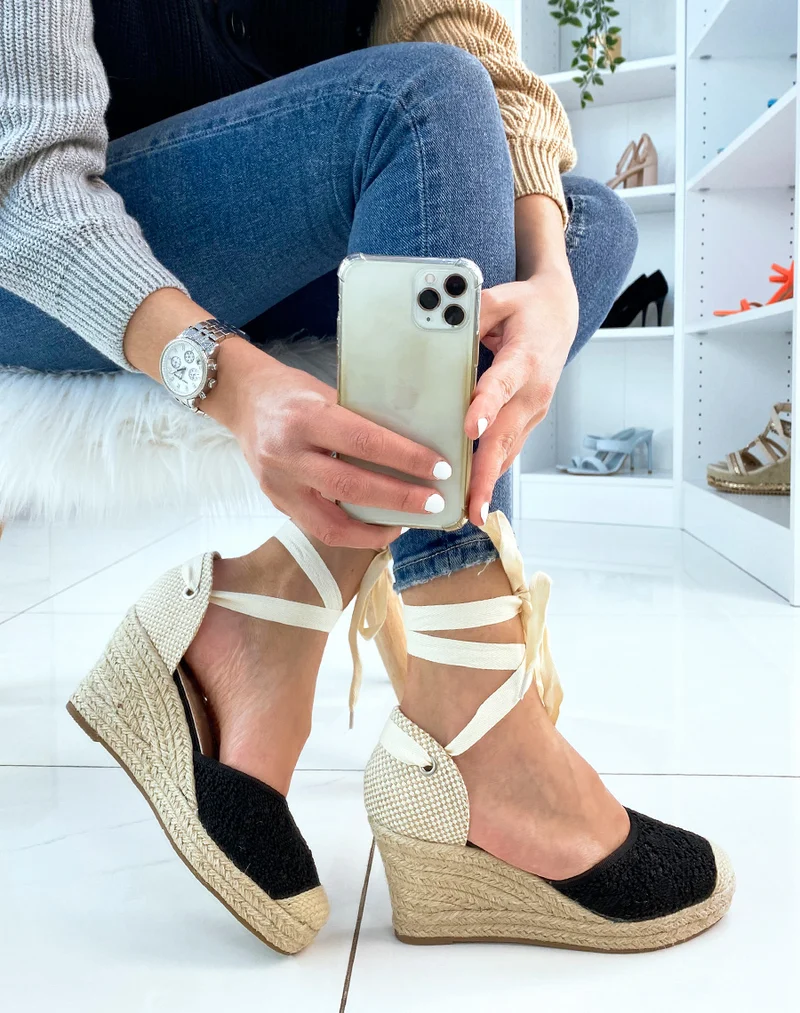 Espadrille compensée noire à lacet