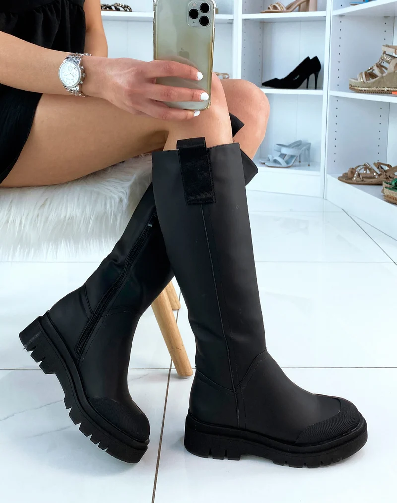 Bottes hautes noires mattes
